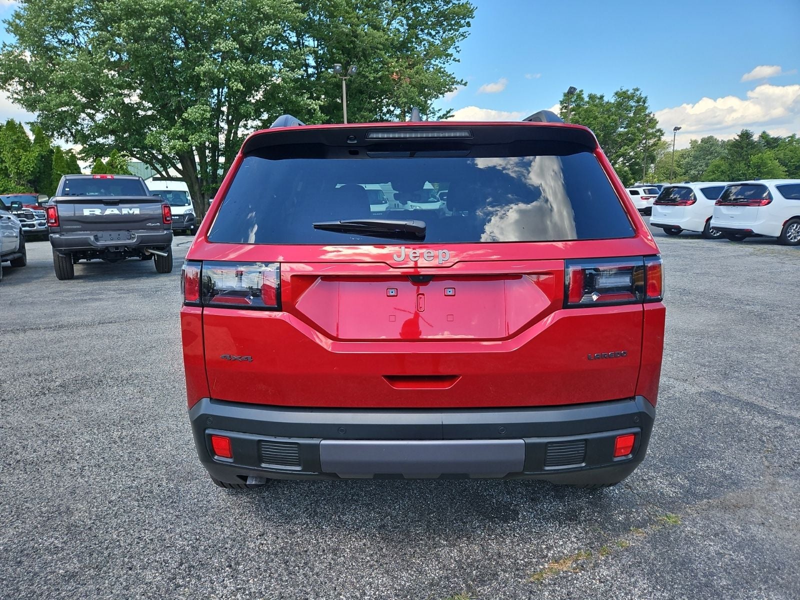 2026 Jeep Cherokee CHEROKEE LAREDO 4X4