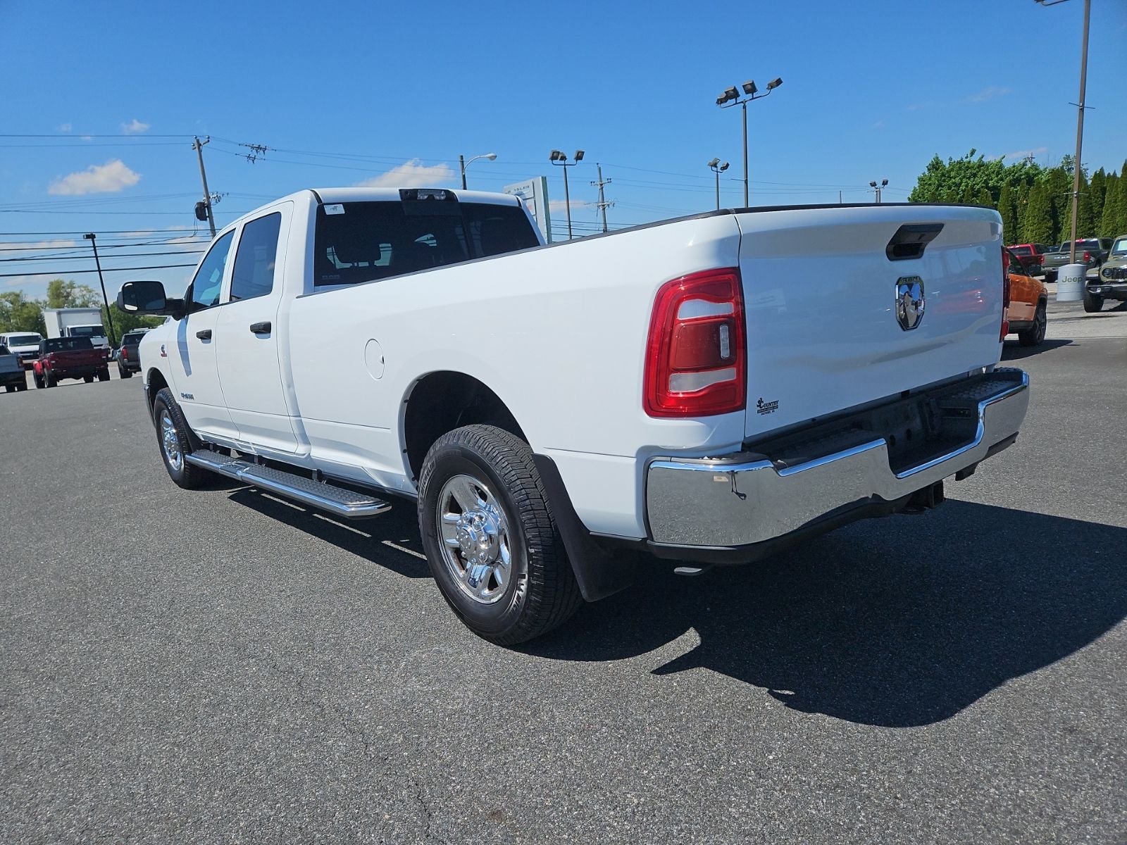 2022 RAM 3500 Tradesman Crew Cab 4x2 8' Box