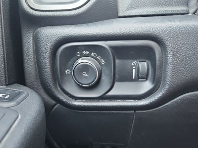 2022 RAM 3500 Tradesman Crew Cab 4x2 8' Box