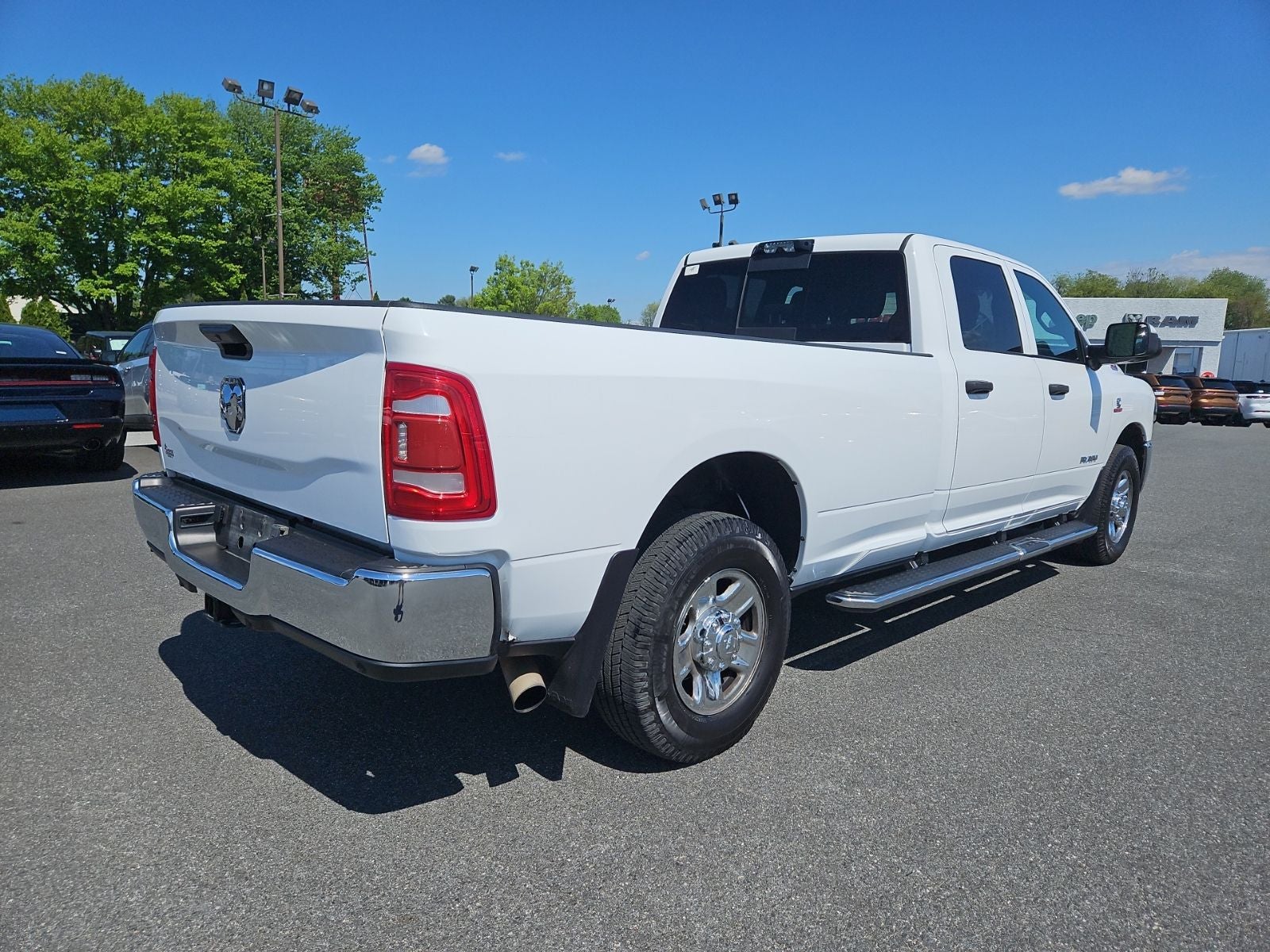 2022 RAM 3500 Tradesman Crew Cab 4x2 8' Box
