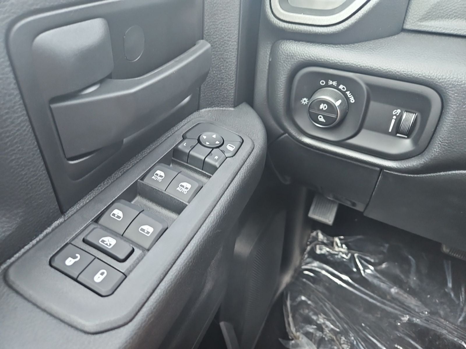 2026 RAM Ram 3500 RAM 3500 TRADESMAN CREW CAB 4X4 8' BOX
