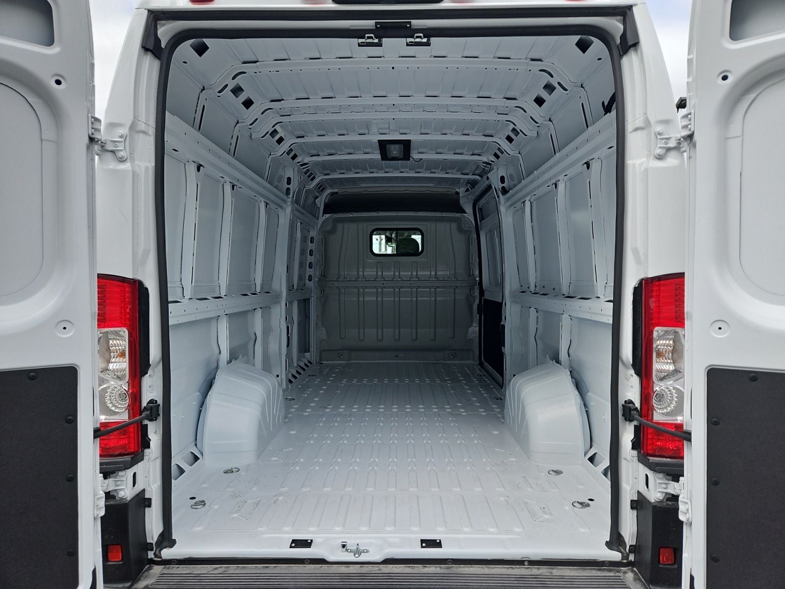 2026 RAM ProMaster Cargo Van Tradesman