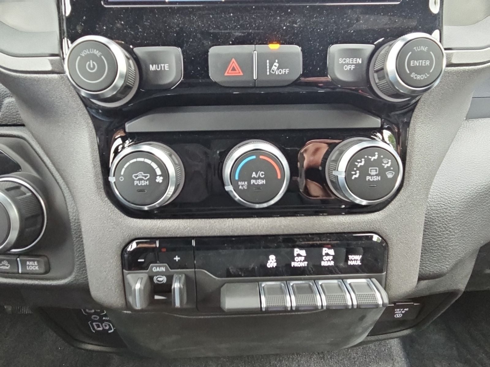 2026 RAM Ram 1500 RAM 1500 WARLOCK CREW CAB 4X4 5'7' BOX