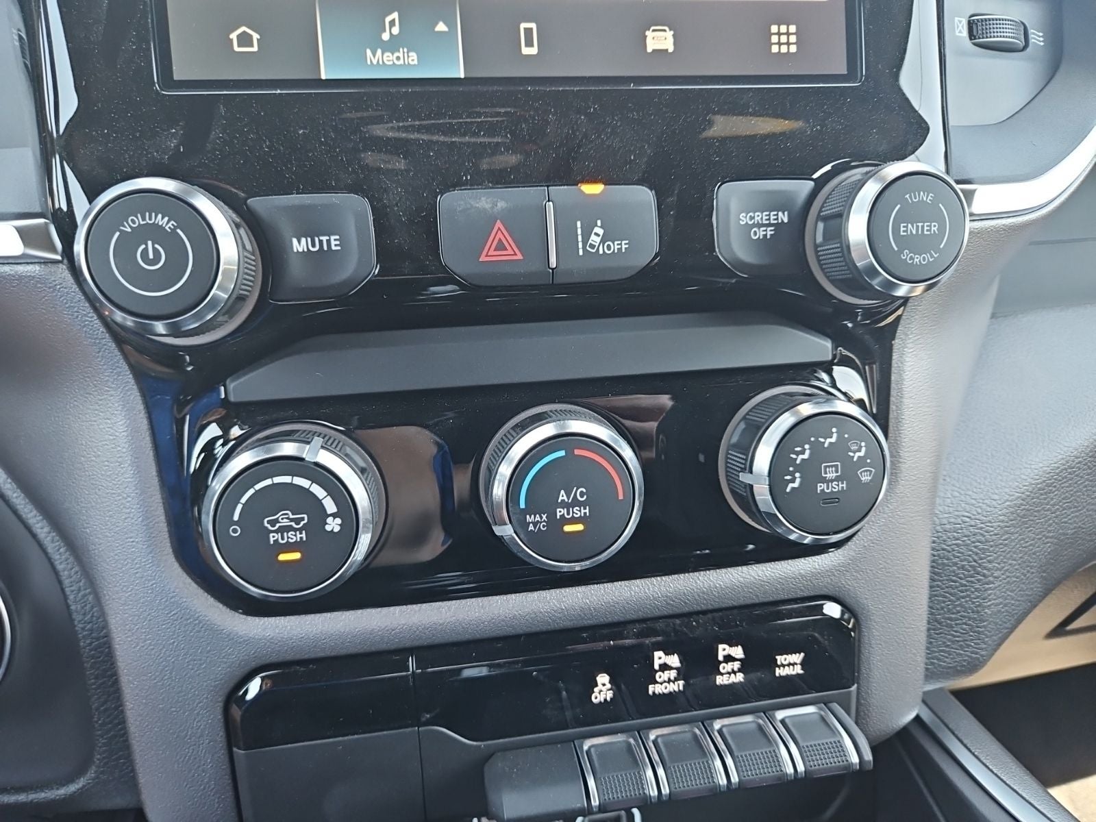 2026 RAM Ram 1500 RAM 1500 EXPRESS CREW CAB 4X4 5'7' BOX