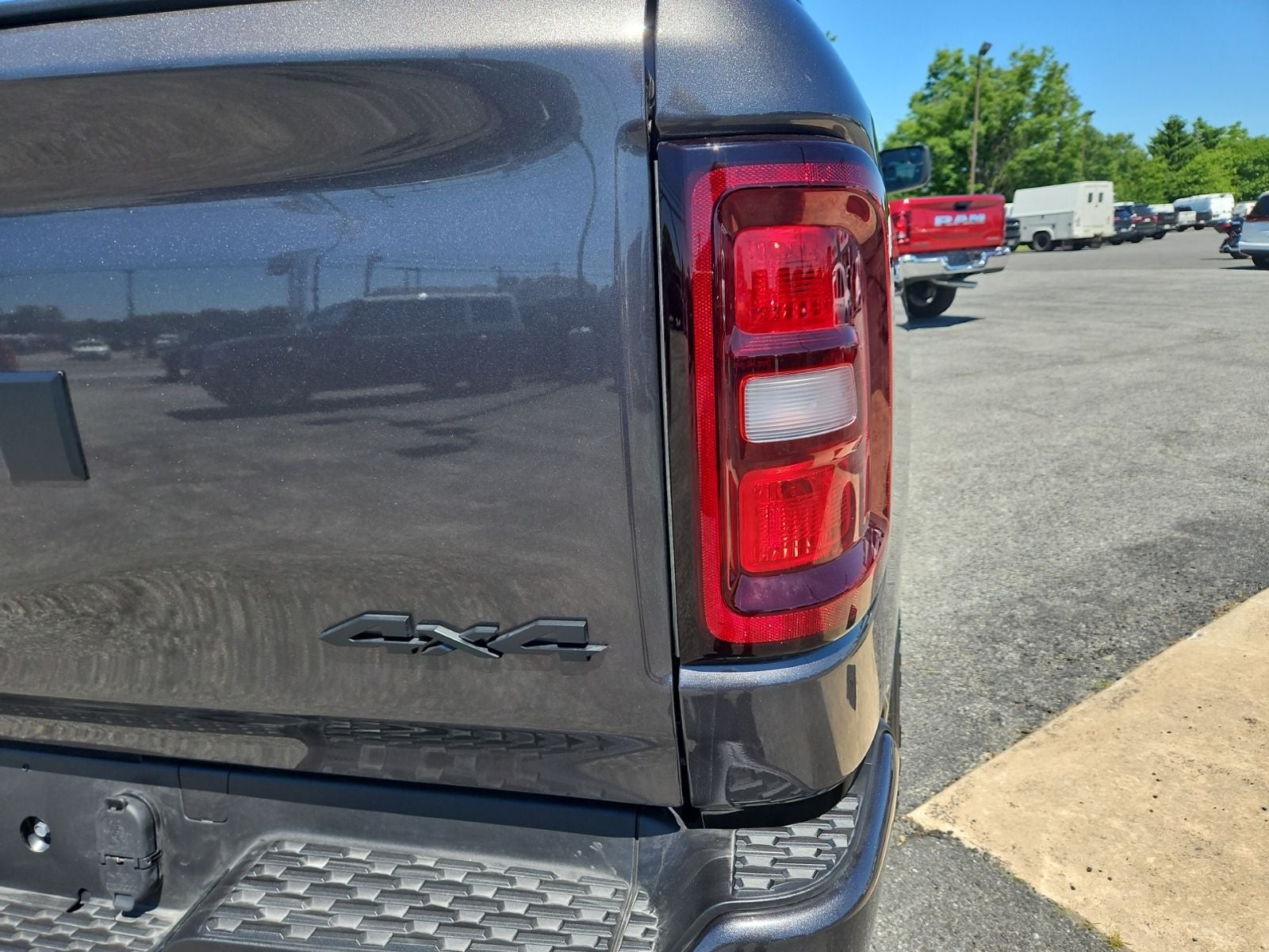 2026 RAM Ram 1500 RAM 1500 EXPRESS CREW CAB 4X4 5'7' BOX