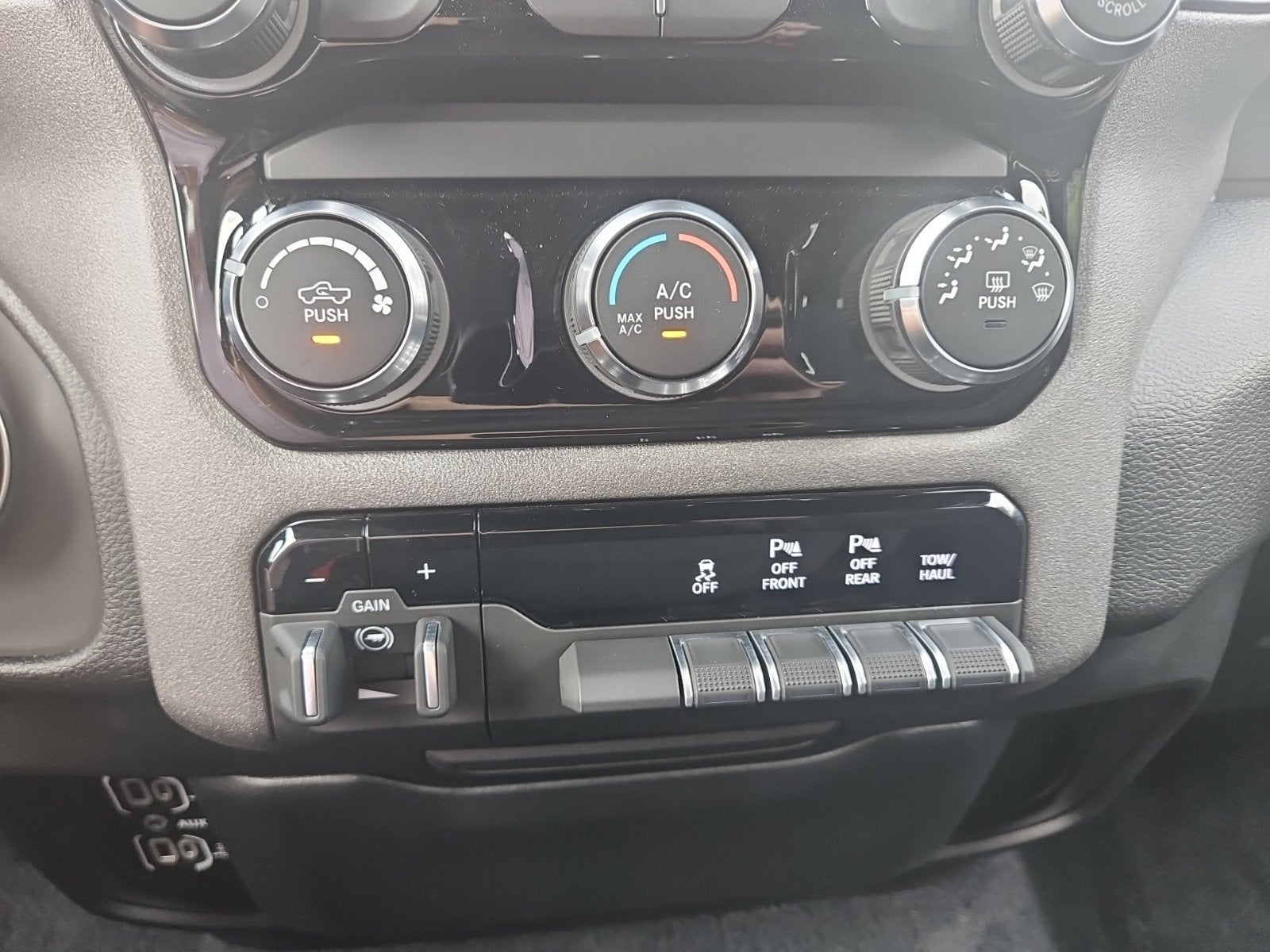 2026 RAM Ram 1500 RAM 1500 EXPRESS CREW CAB 4X4 5'7' BOX