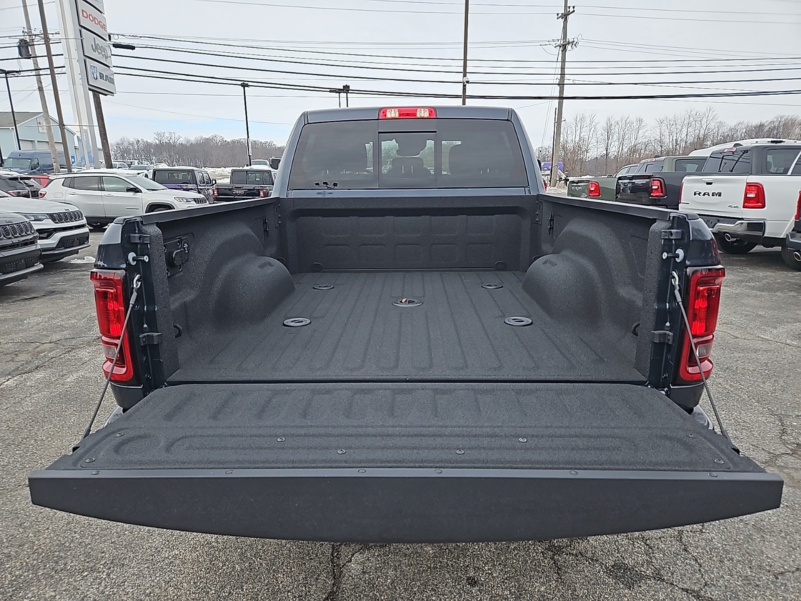 2026 RAM Ram 2500 RAM 2500 BLACK EXPRESS CREW CAB 4X2 6'4' BOX