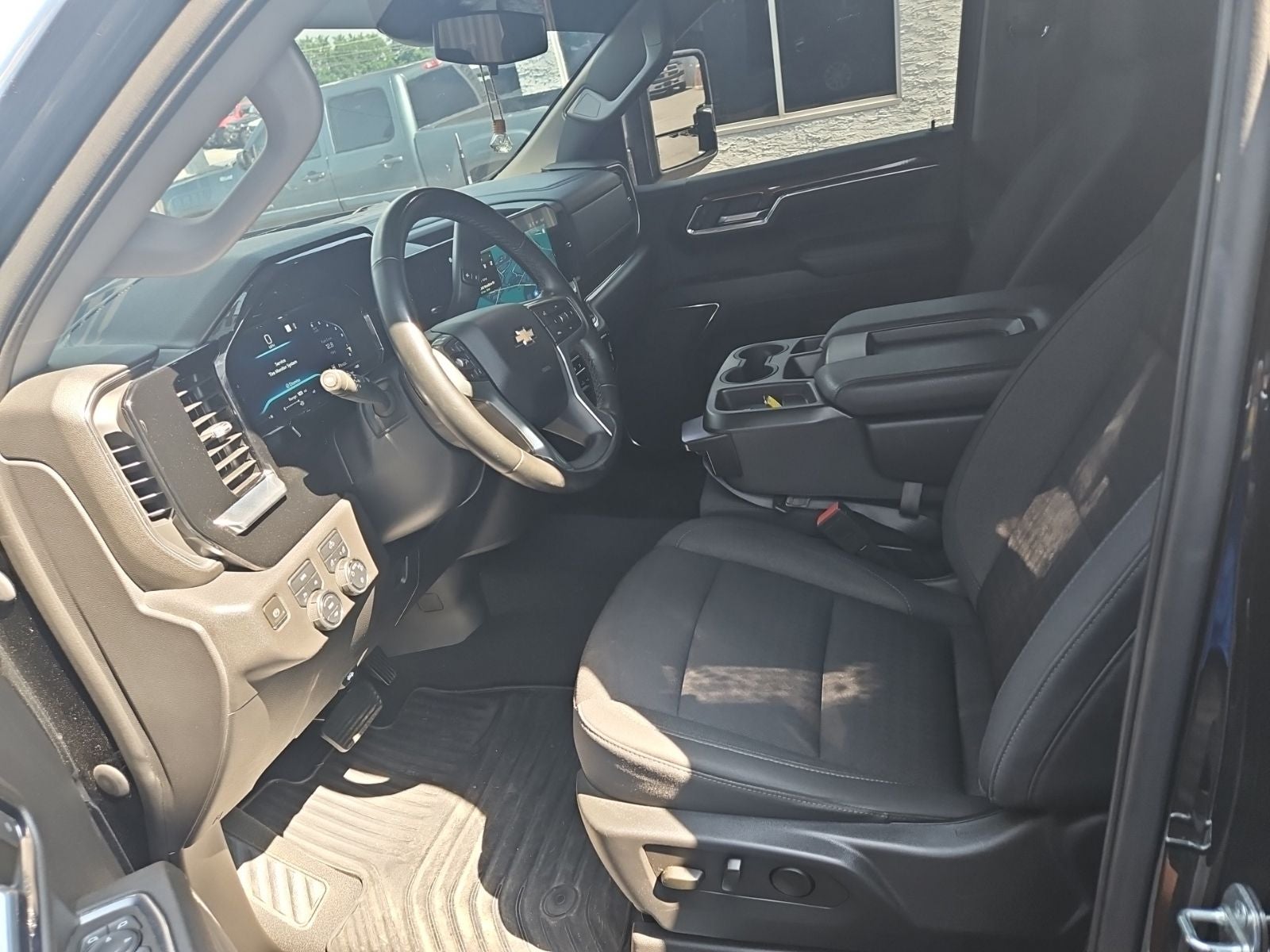 2023 Chevrolet Silverado 1500 4WD Crew Cab Standard Bed LT