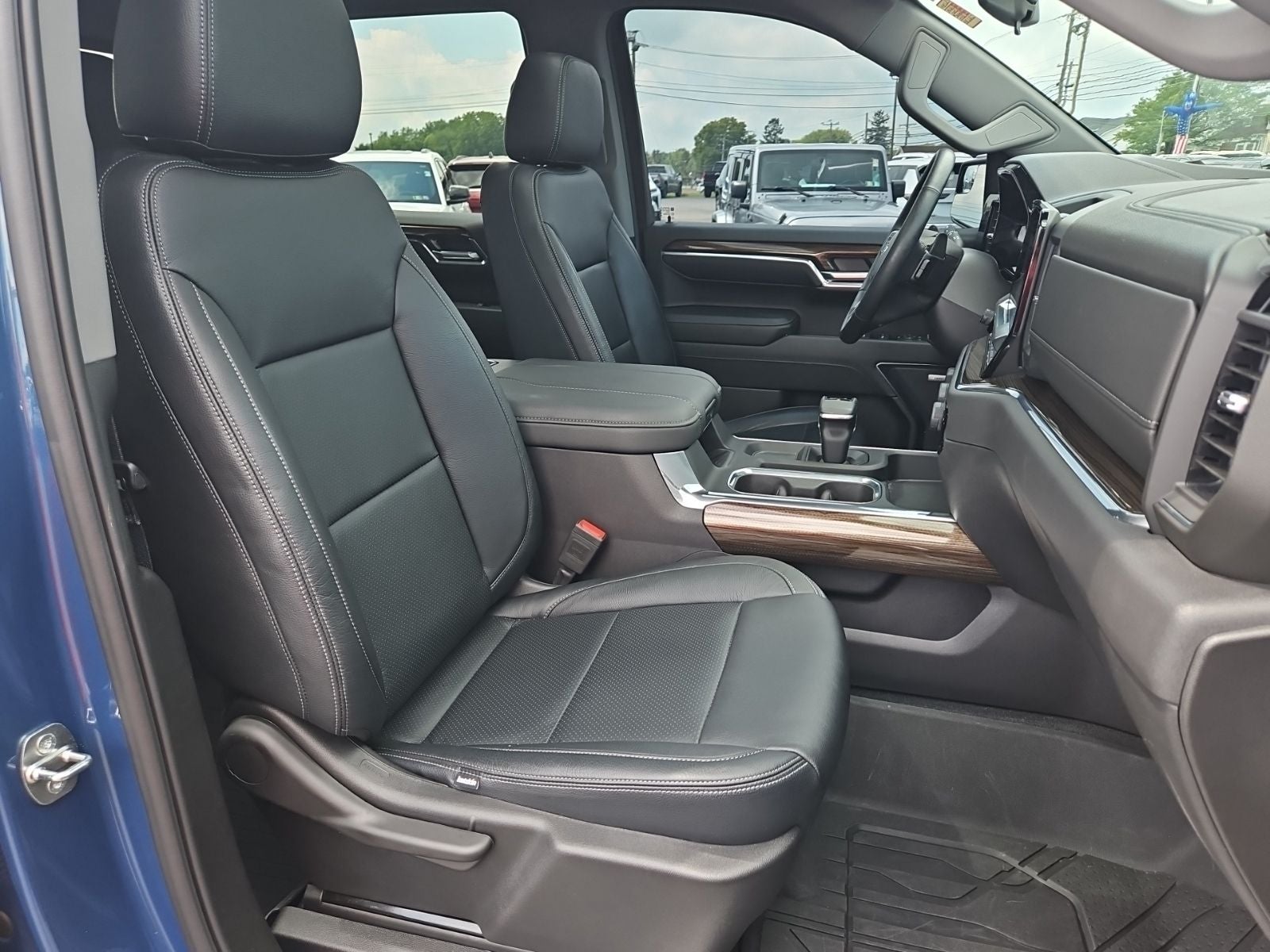 2024 Chevrolet Silverado 1500 4WD Crew Cab Standard Bed RST