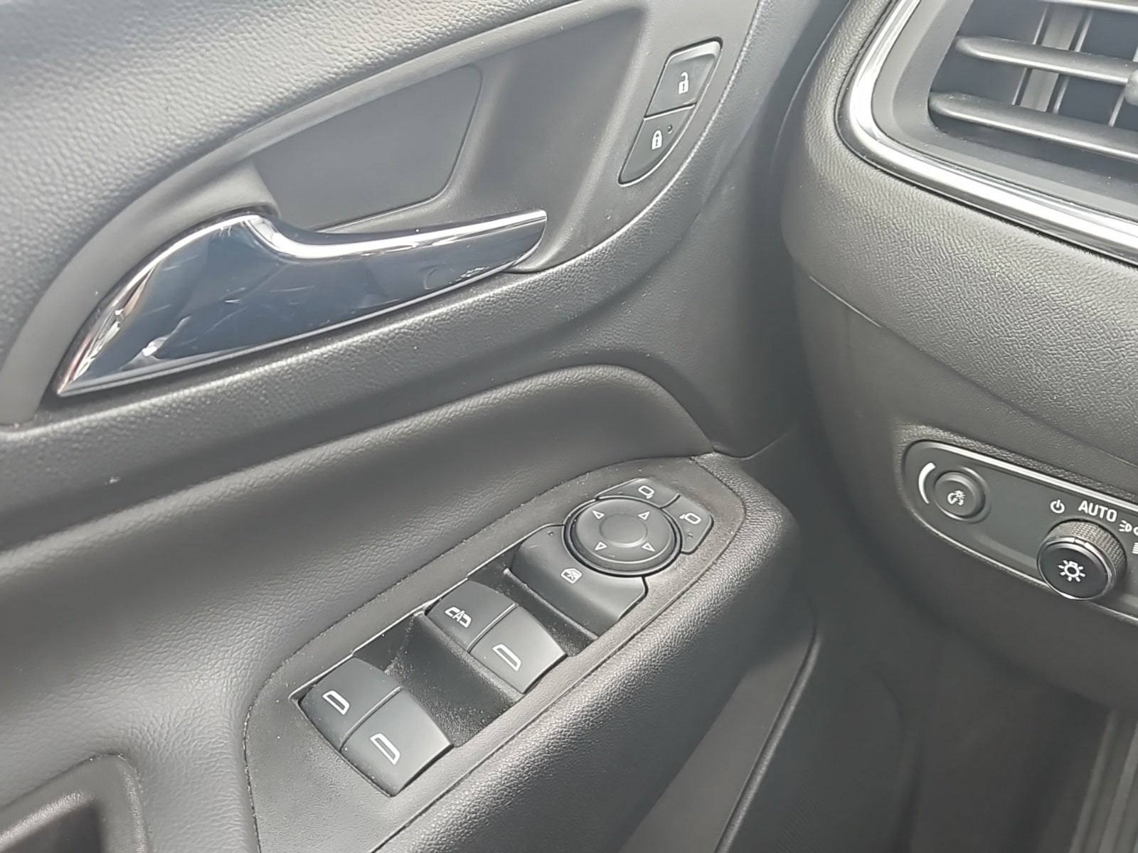 2023 Chevrolet Equinox FWD LT