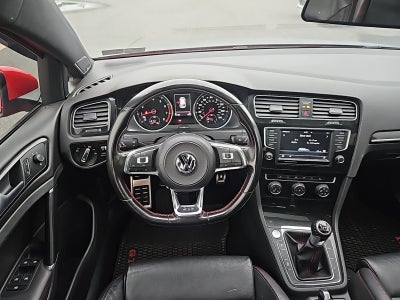 2017 Volkswagen Golf GTI SE 4-Door