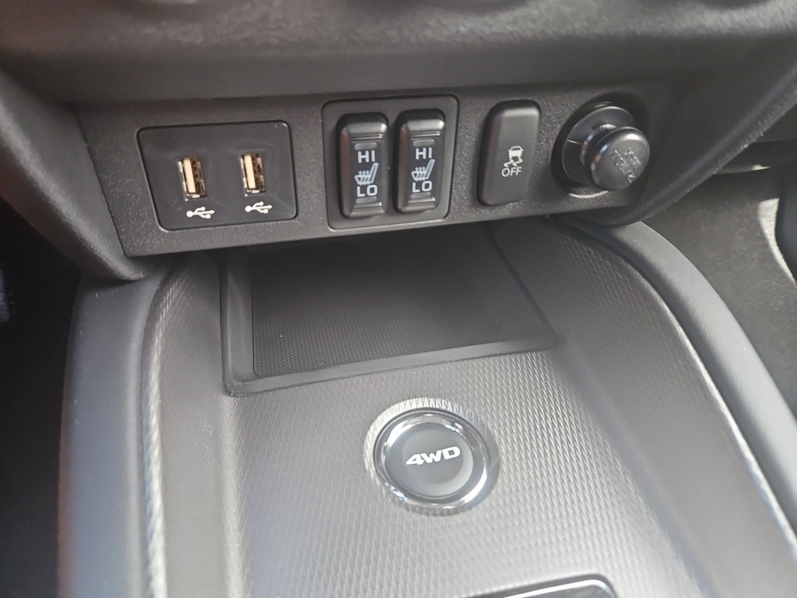 2027 Mitsubishi Outlander Sport LE