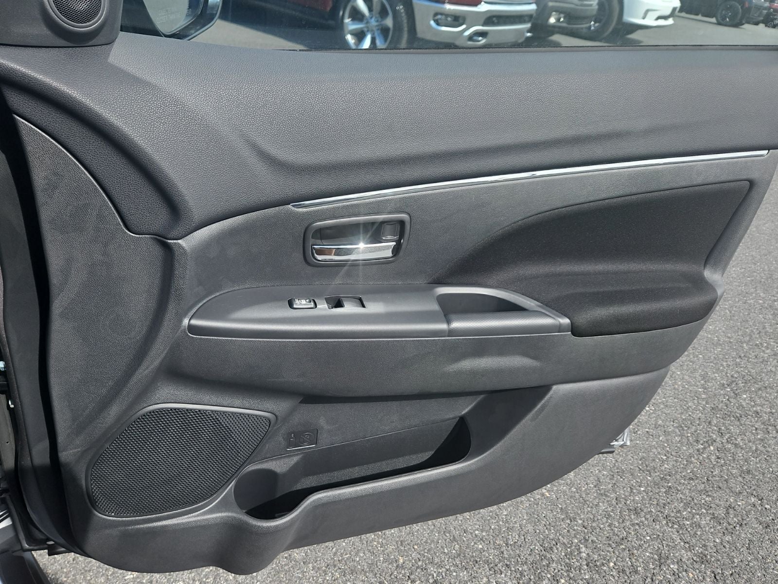 2027 Mitsubishi Outlander Sport LE
