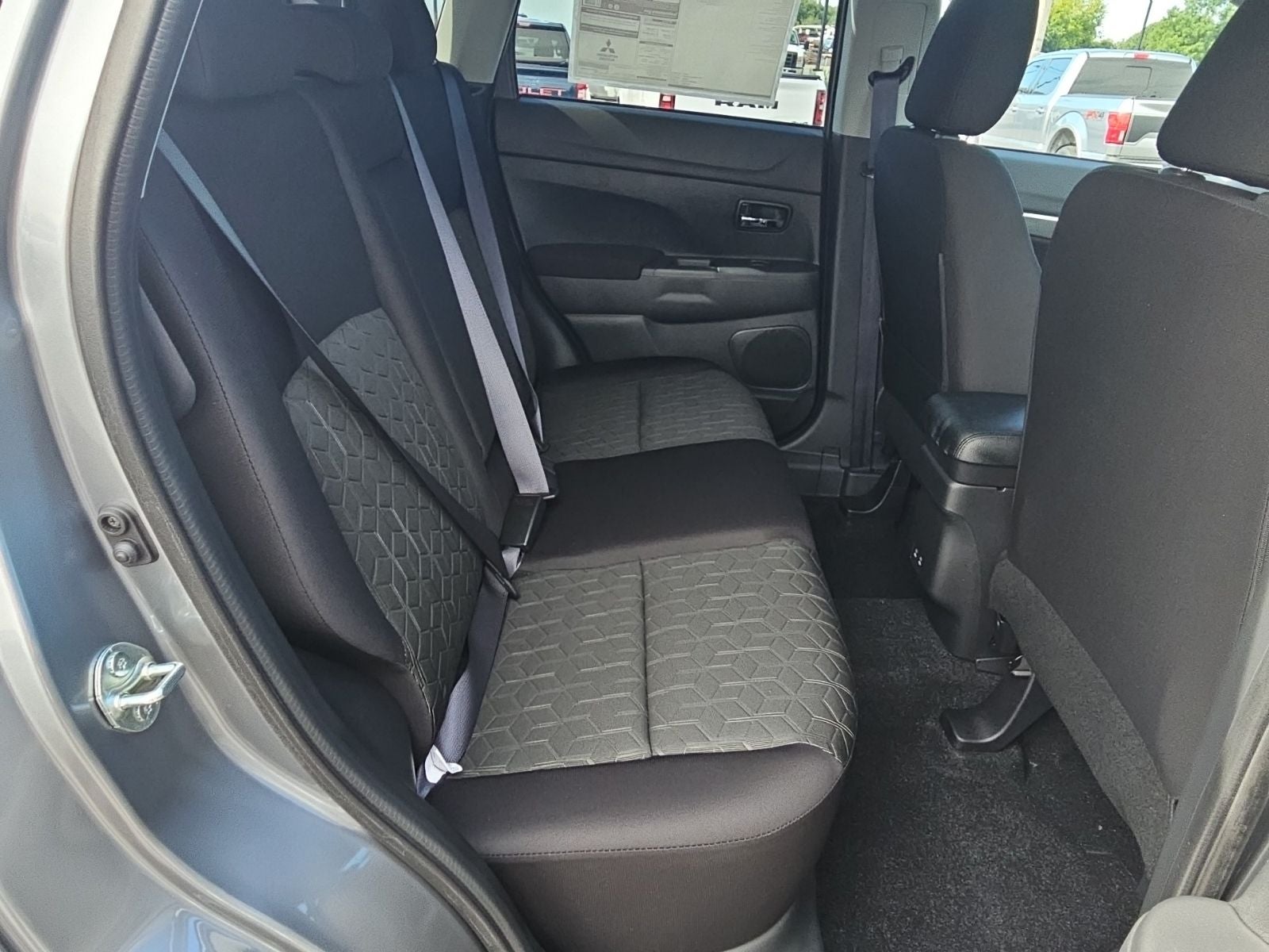 2027 Mitsubishi Outlander Sport LE