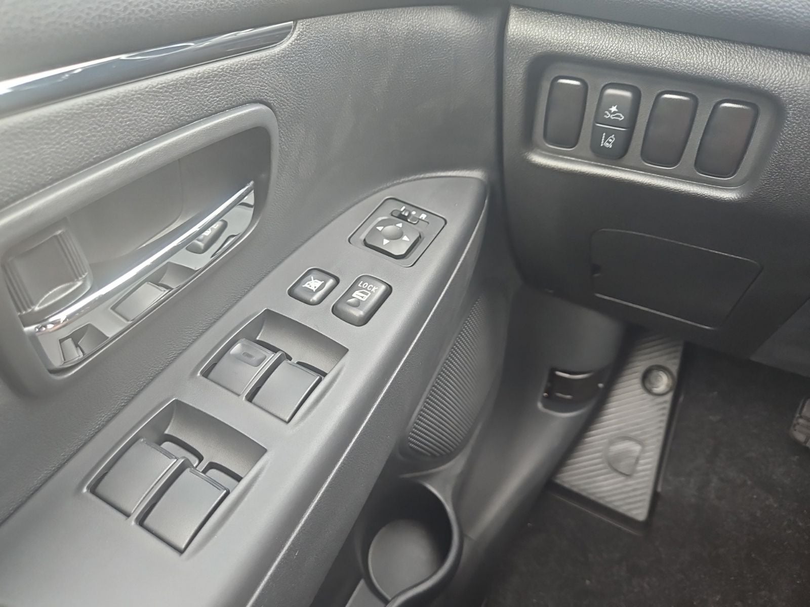 2027 Mitsubishi Outlander Sport ES