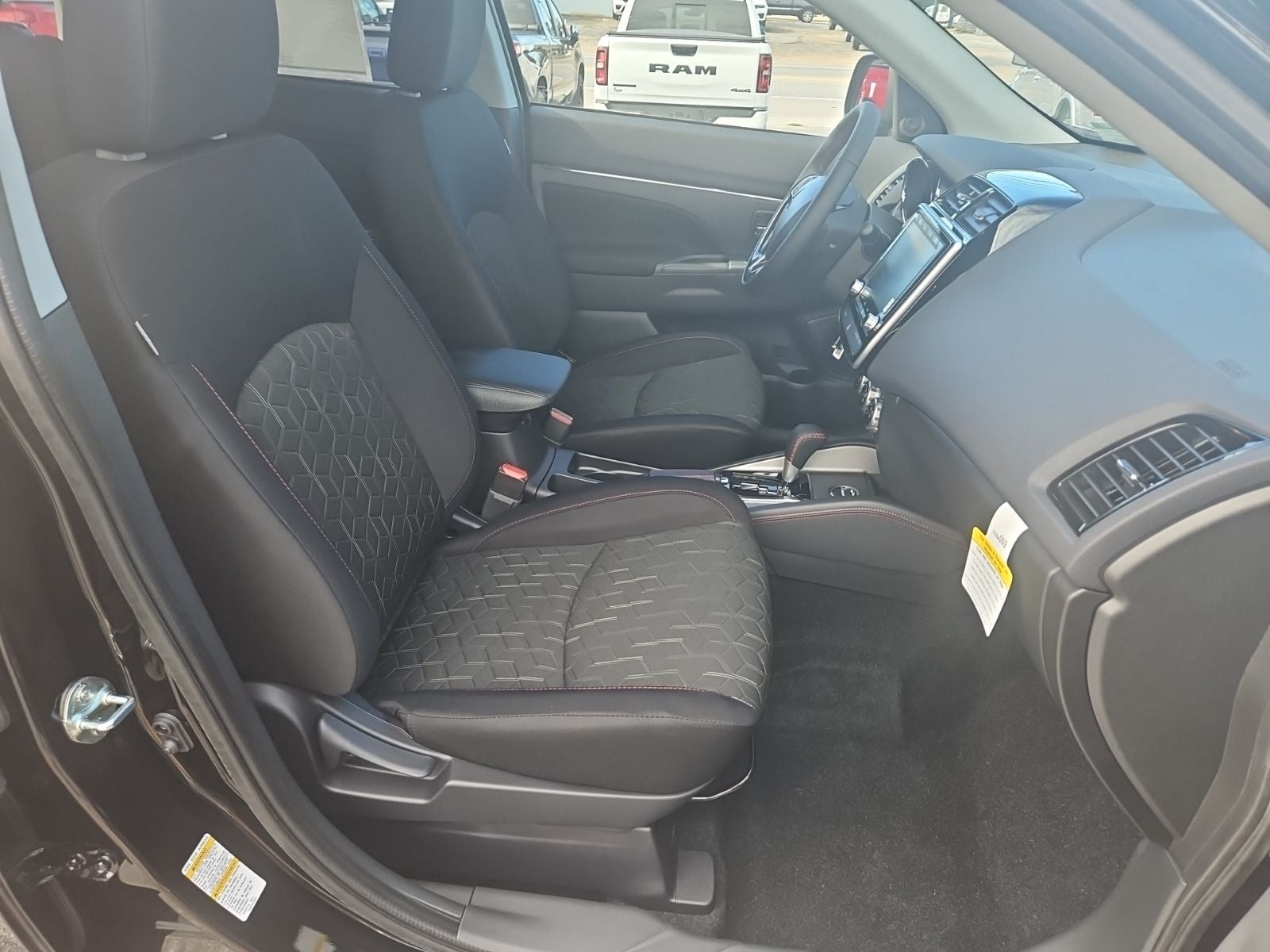 2027 Mitsubishi Outlander Sport LE