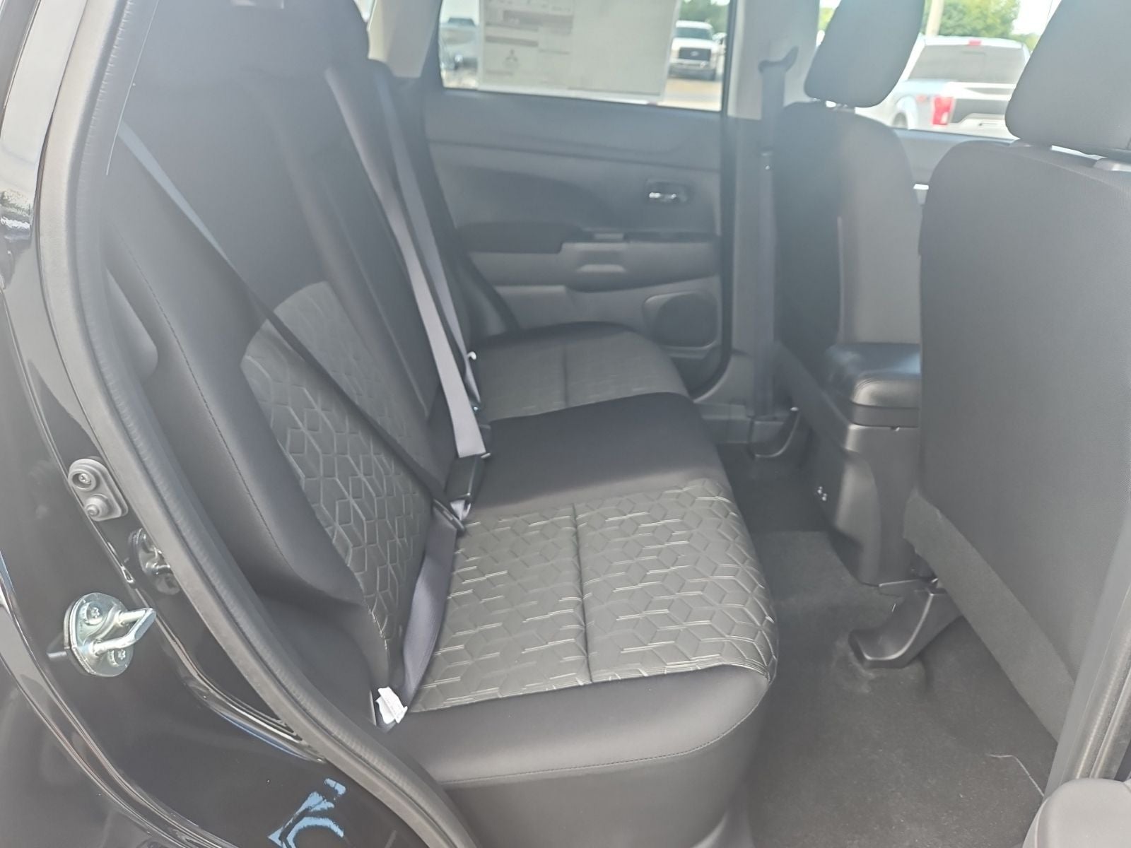 2027 Mitsubishi Outlander Sport LE