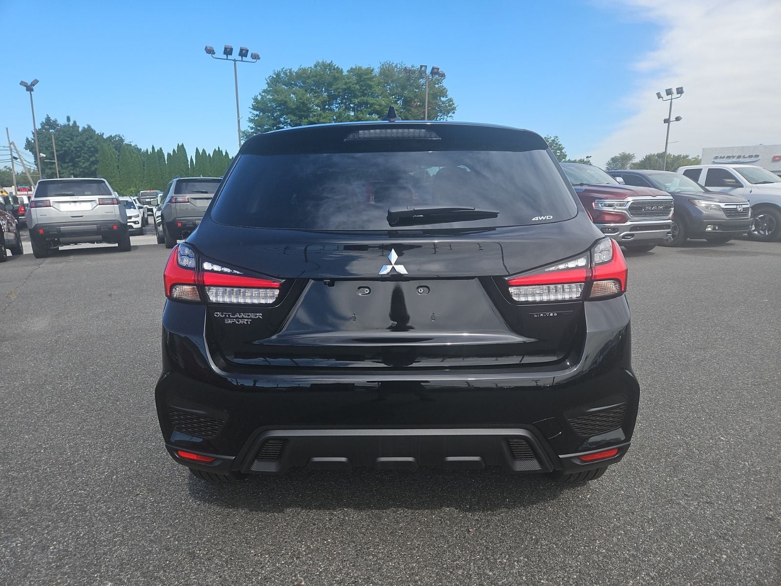2027 Mitsubishi Outlander Sport LE