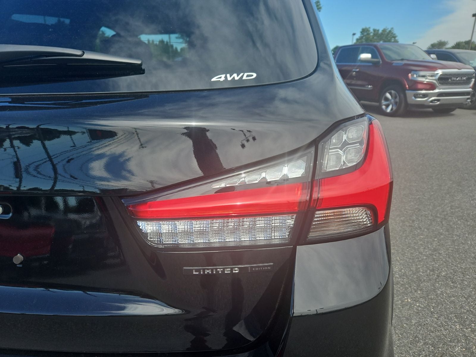 2027 Mitsubishi Outlander Sport LE