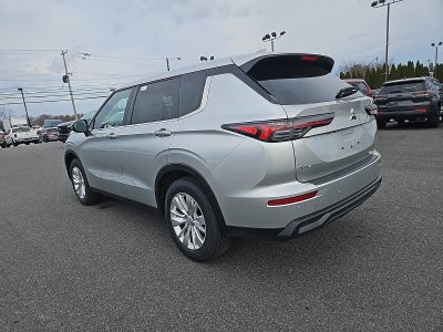 2026 Mitsubishi Outlander ES
