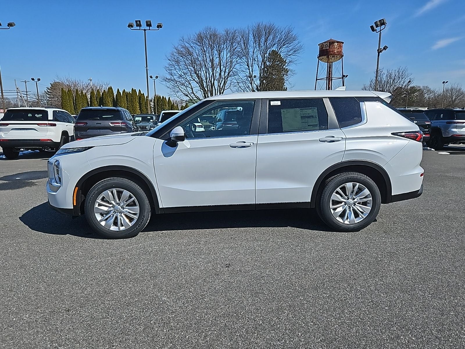 2026 Mitsubishi Outlander ES