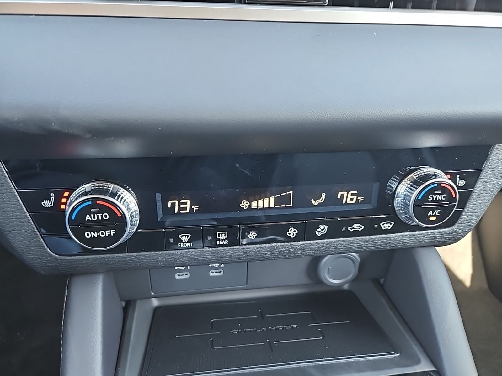 2026 Mitsubishi Outlander ES