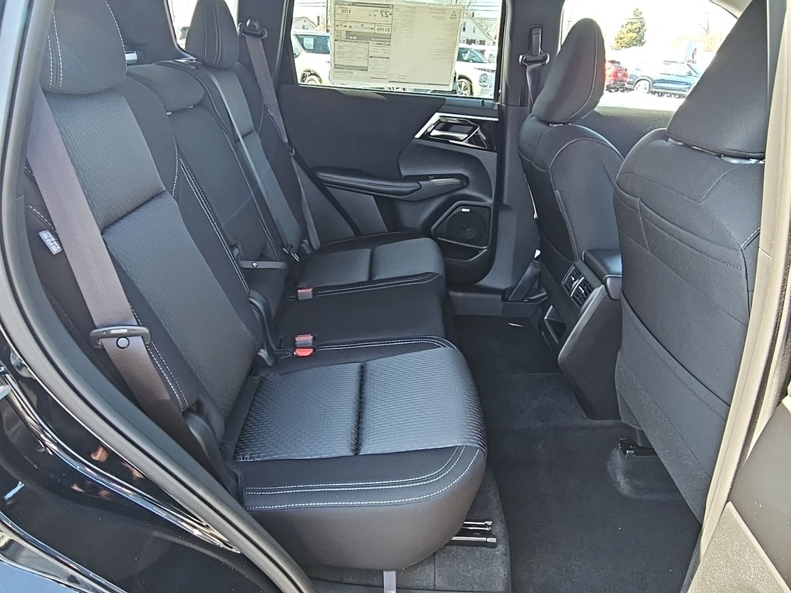 2026 Mitsubishi Outlander ES