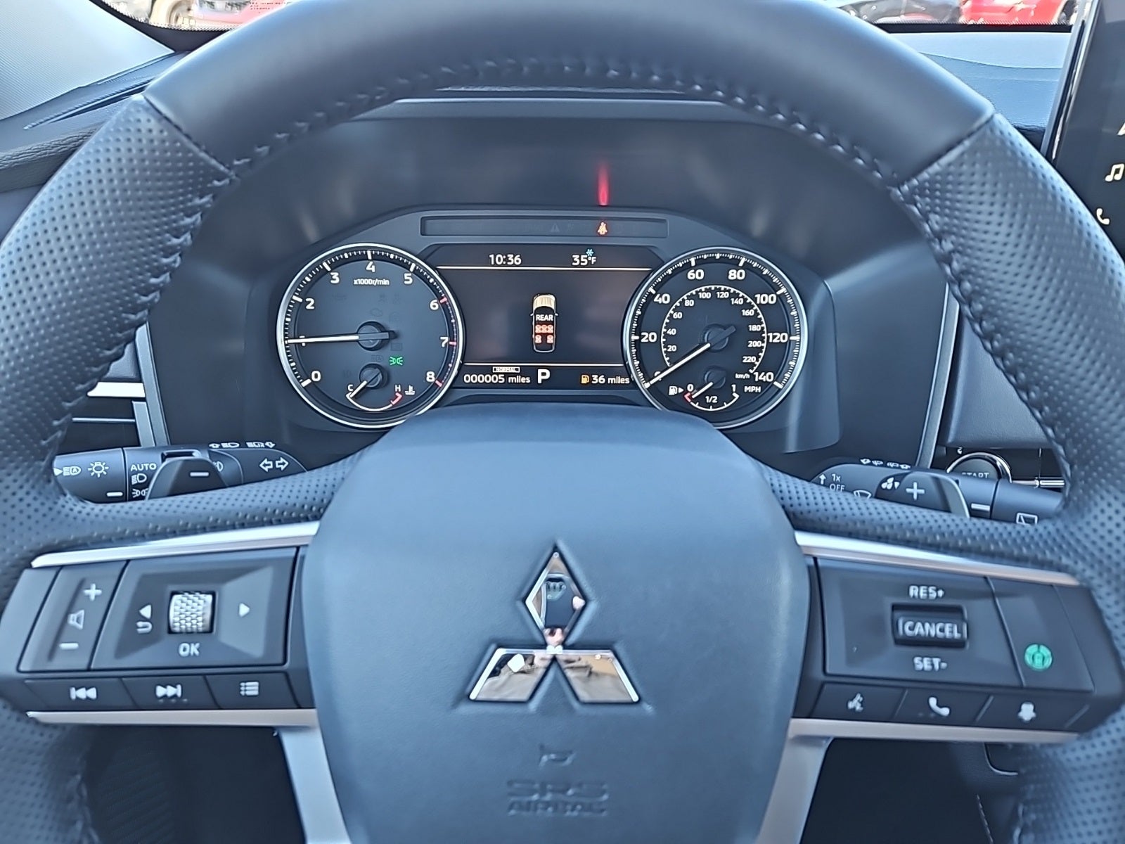 2025 Mitsubishi Outlander SE