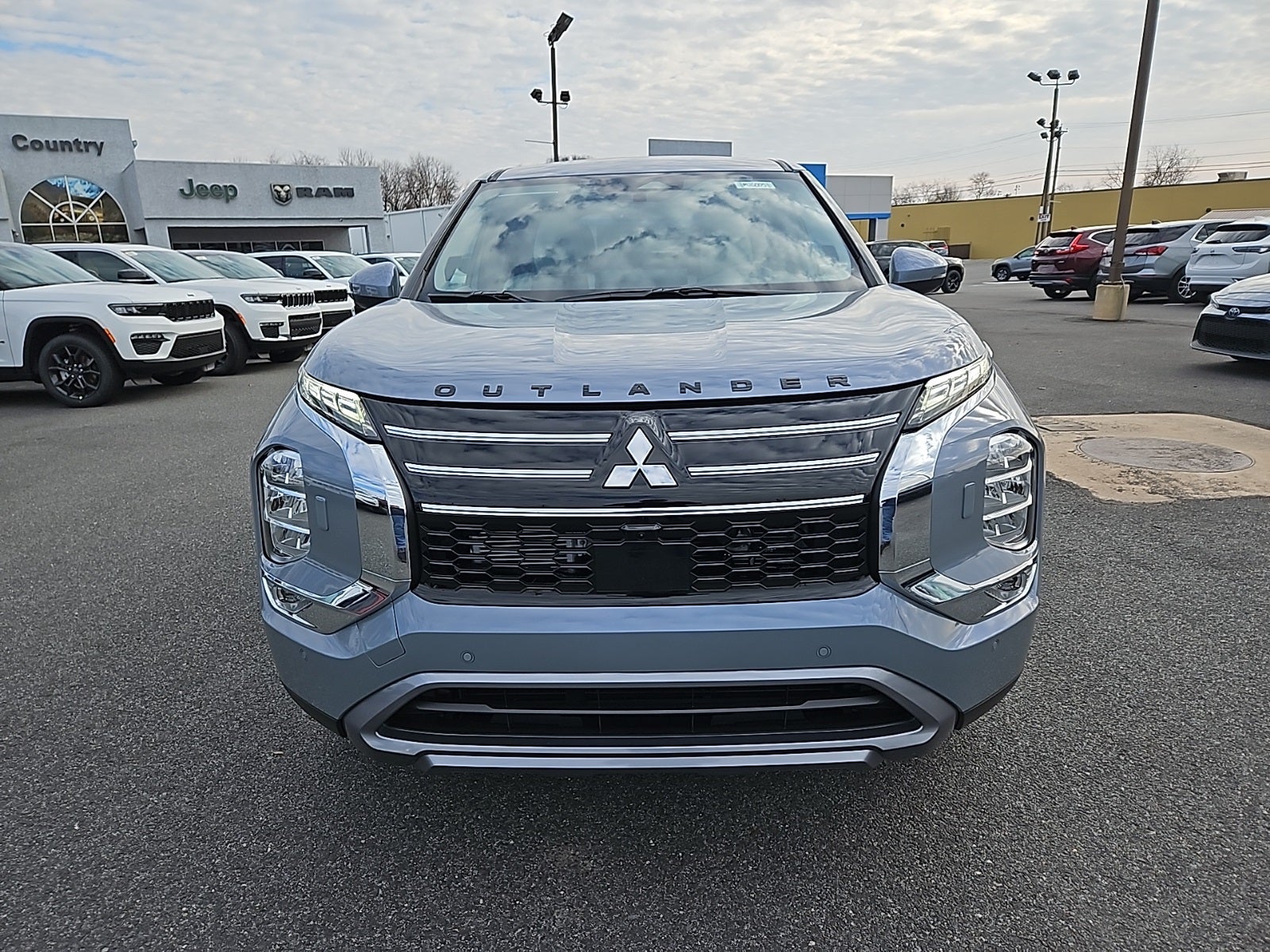 2026 Mitsubishi Outlander SE