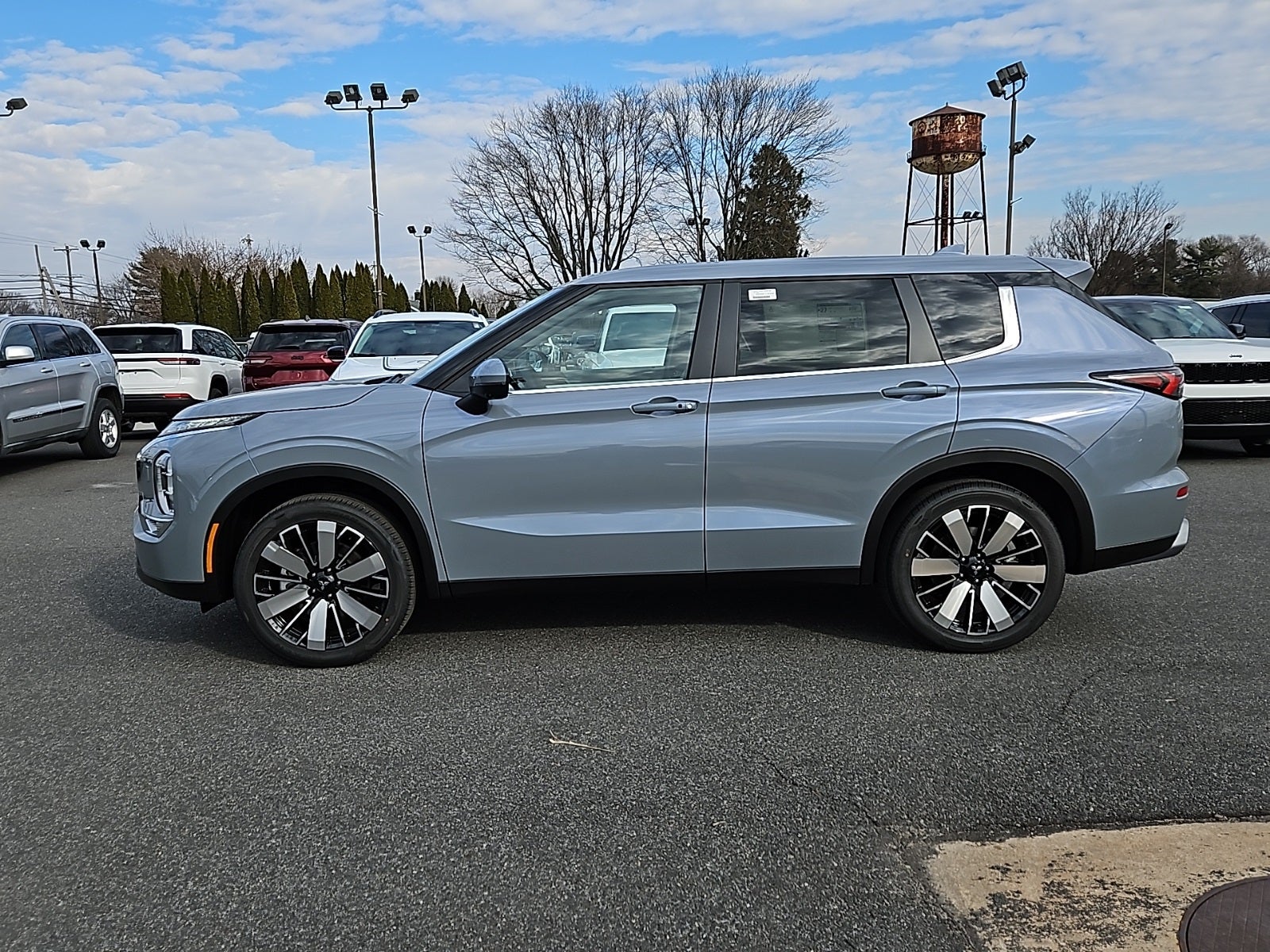 2026 Mitsubishi Outlander SE