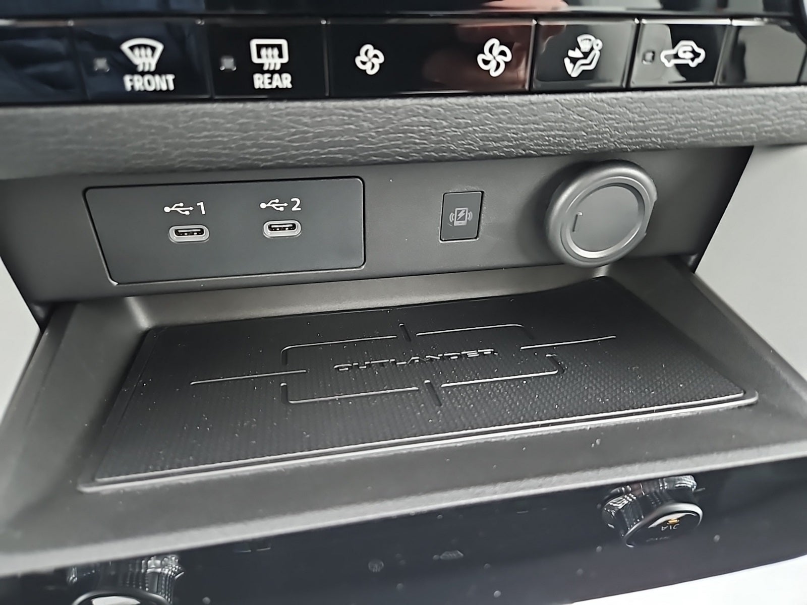 2026 Mitsubishi Outlander SE