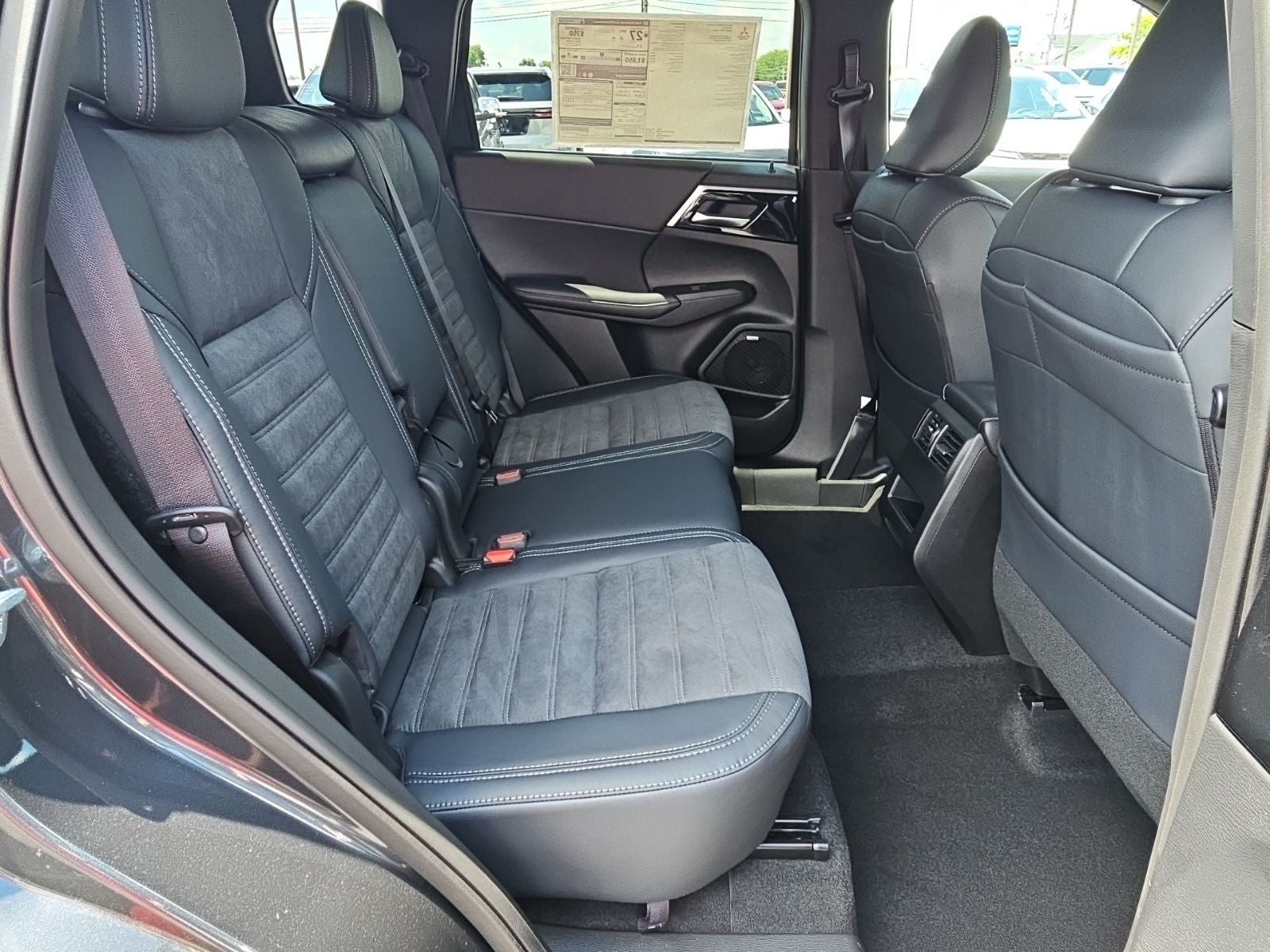 2026 Mitsubishi Outlander LE