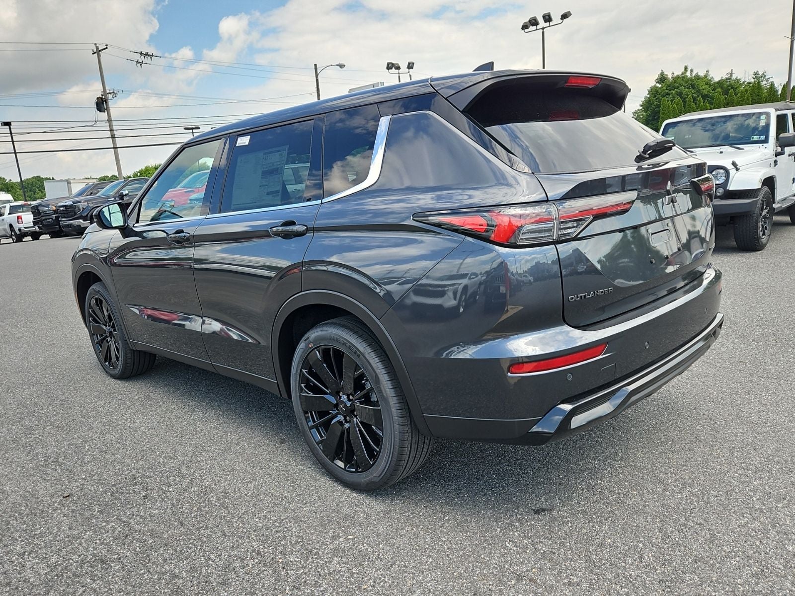 2026 Mitsubishi Outlander LE