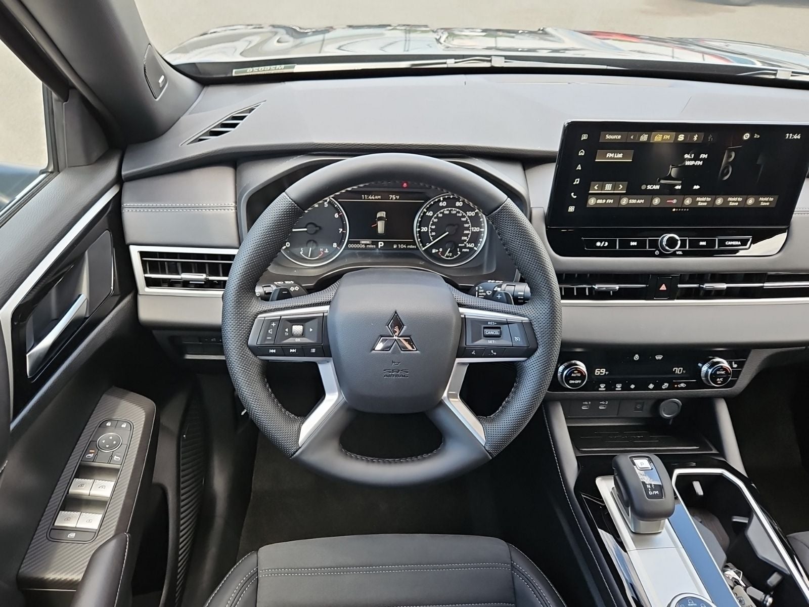 2026 Mitsubishi Outlander LE