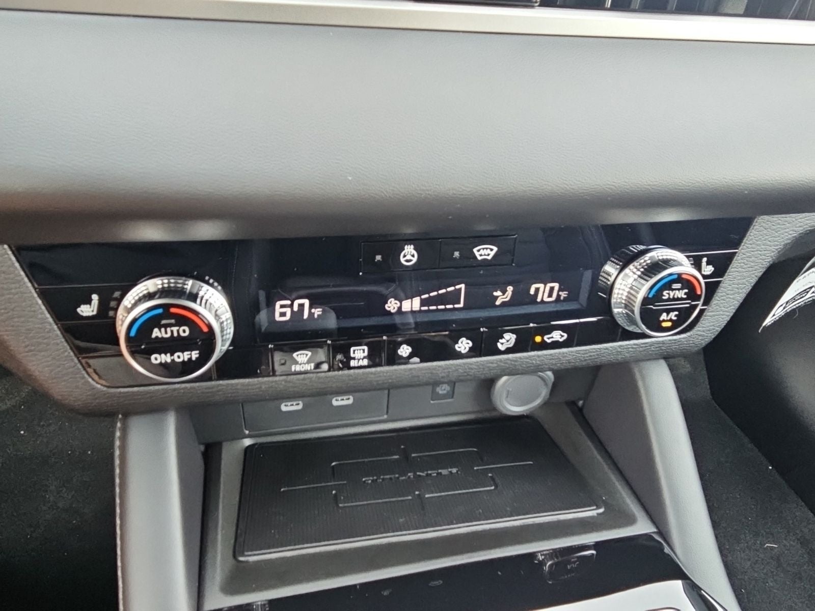 2026 Mitsubishi Outlander LE