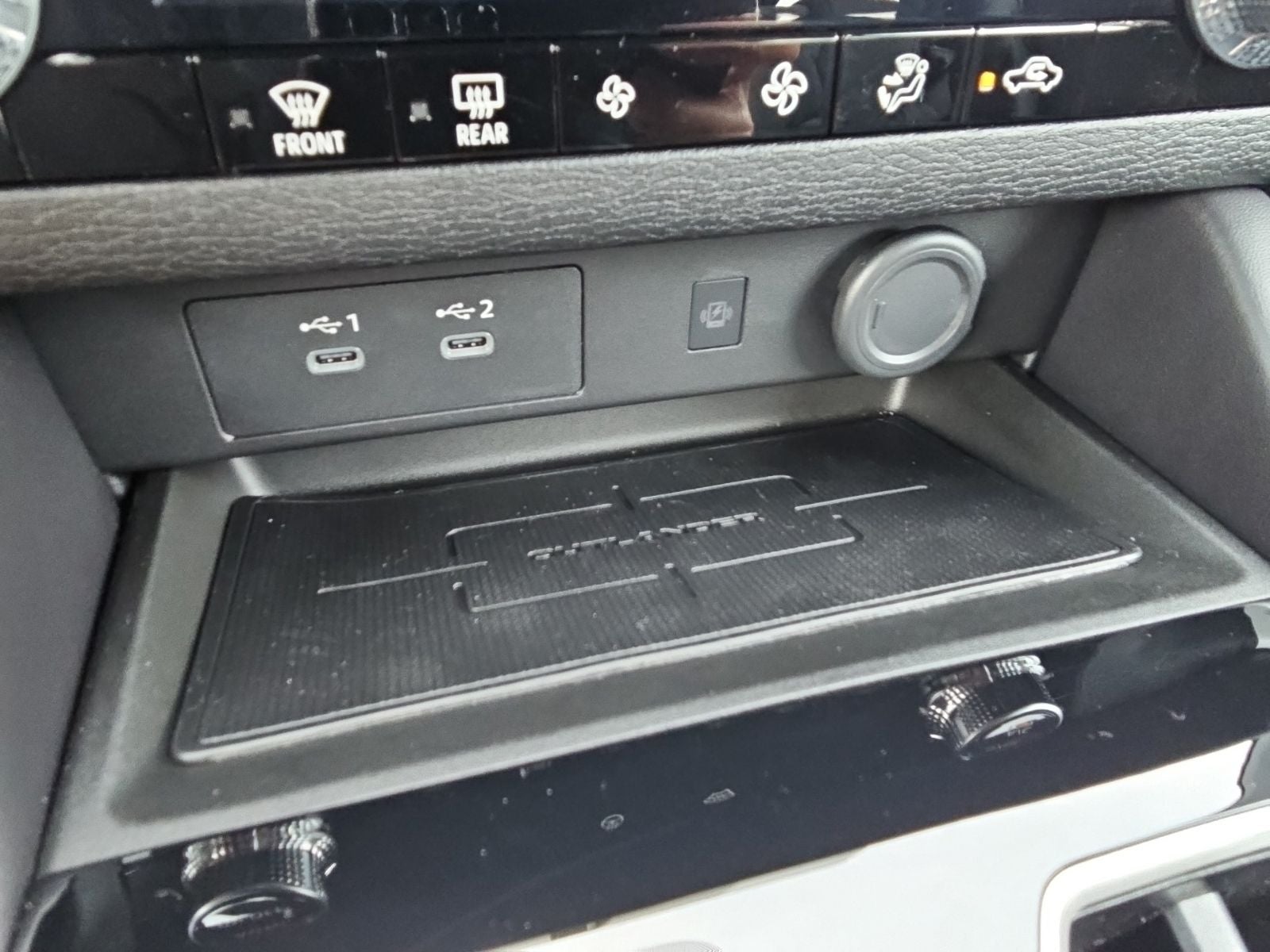2026 Mitsubishi Outlander LE