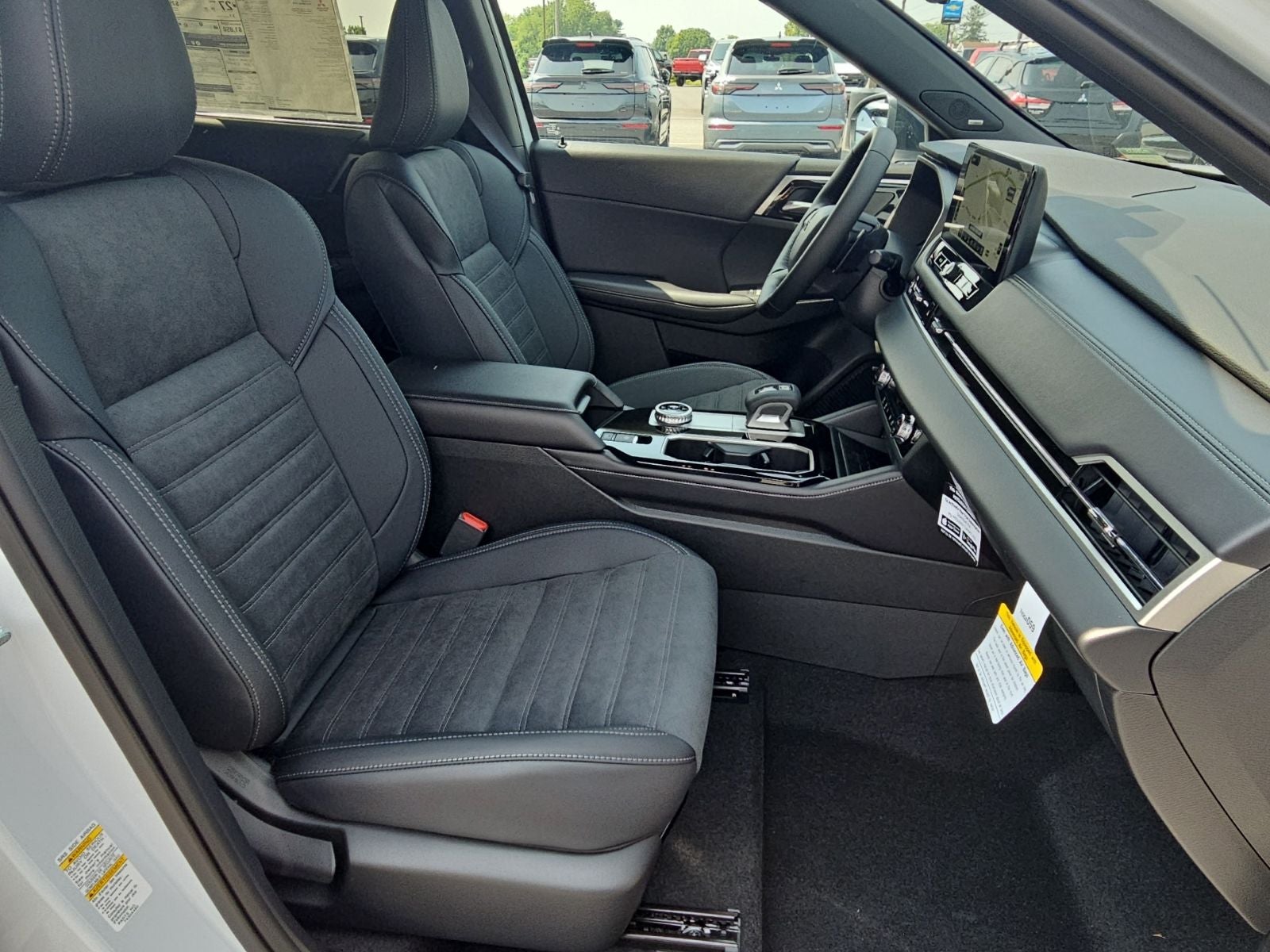 2026 Mitsubishi Outlander LE