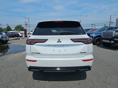 2026 Mitsubishi Outlander LE