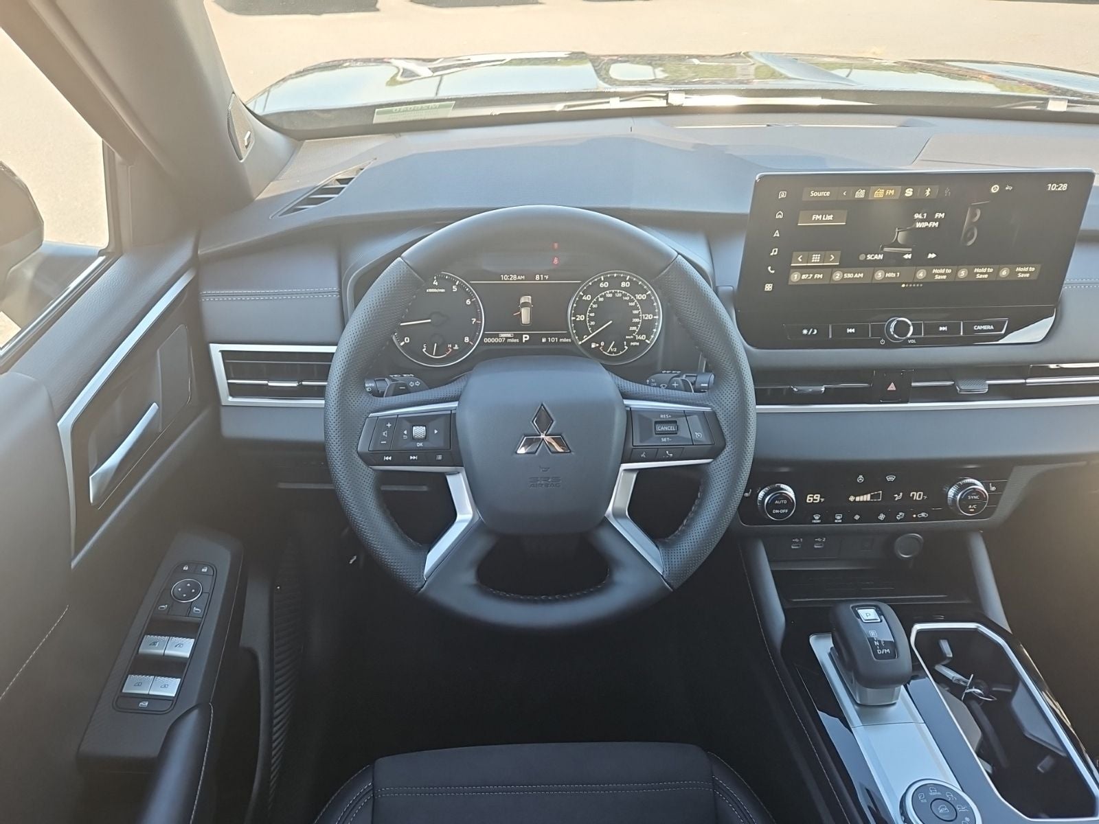 2026 Mitsubishi Outlander LE