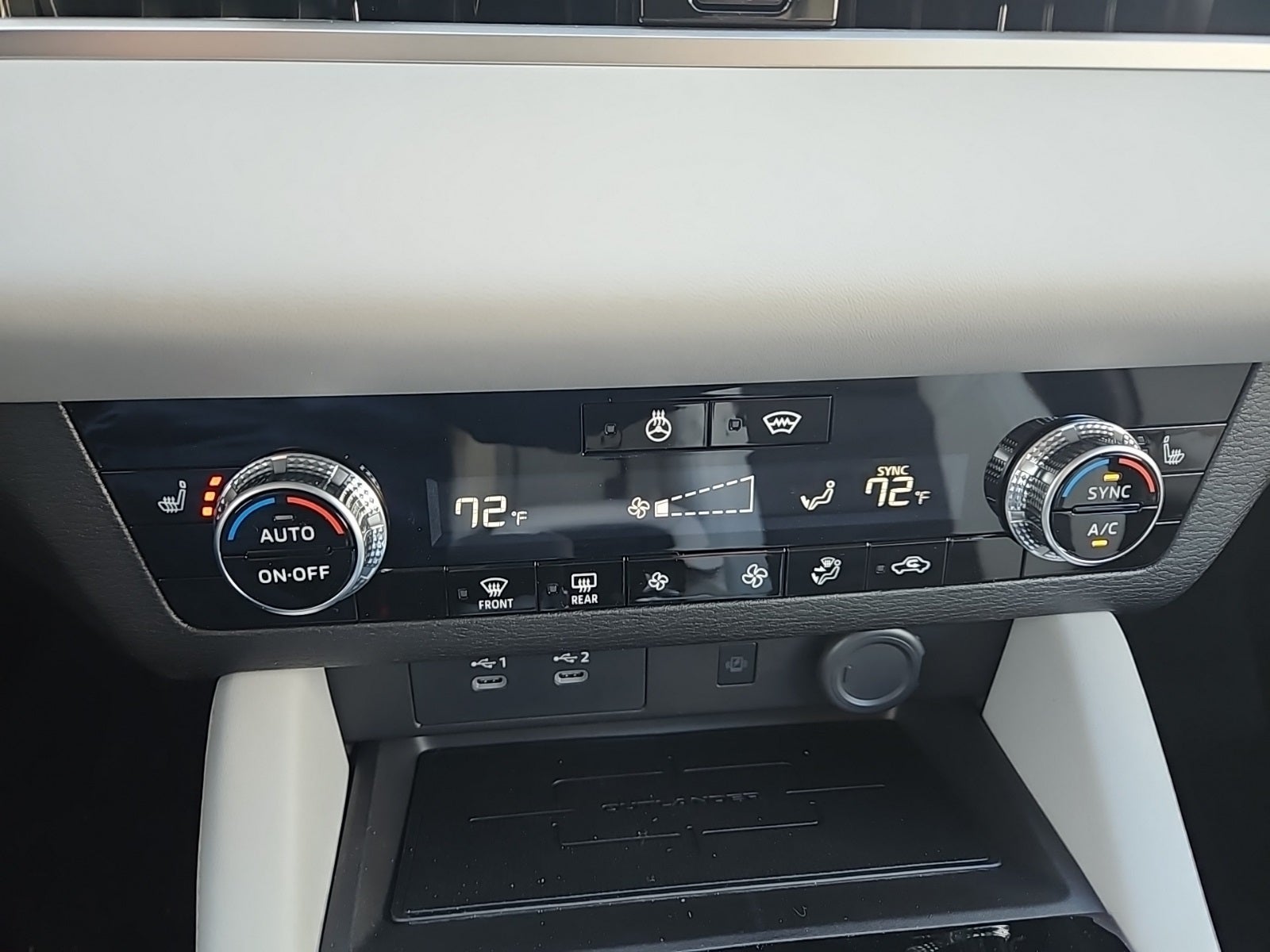 2026 Mitsubishi Outlander SE