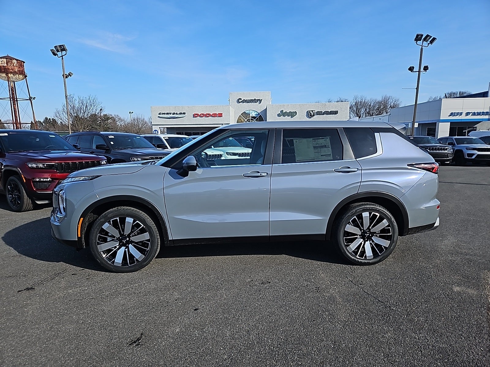 2026 Mitsubishi Outlander SE