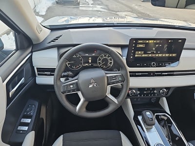2026 Mitsubishi Outlander SE