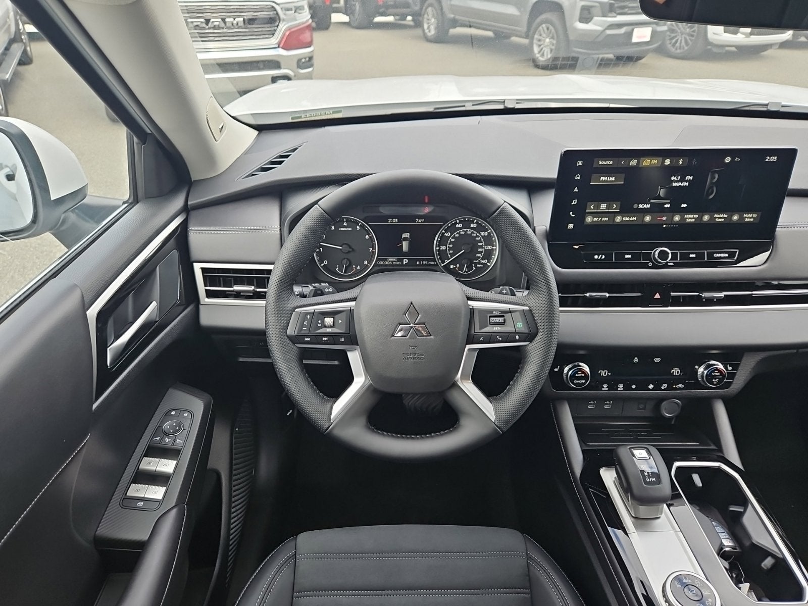 2026 Mitsubishi Outlander SE