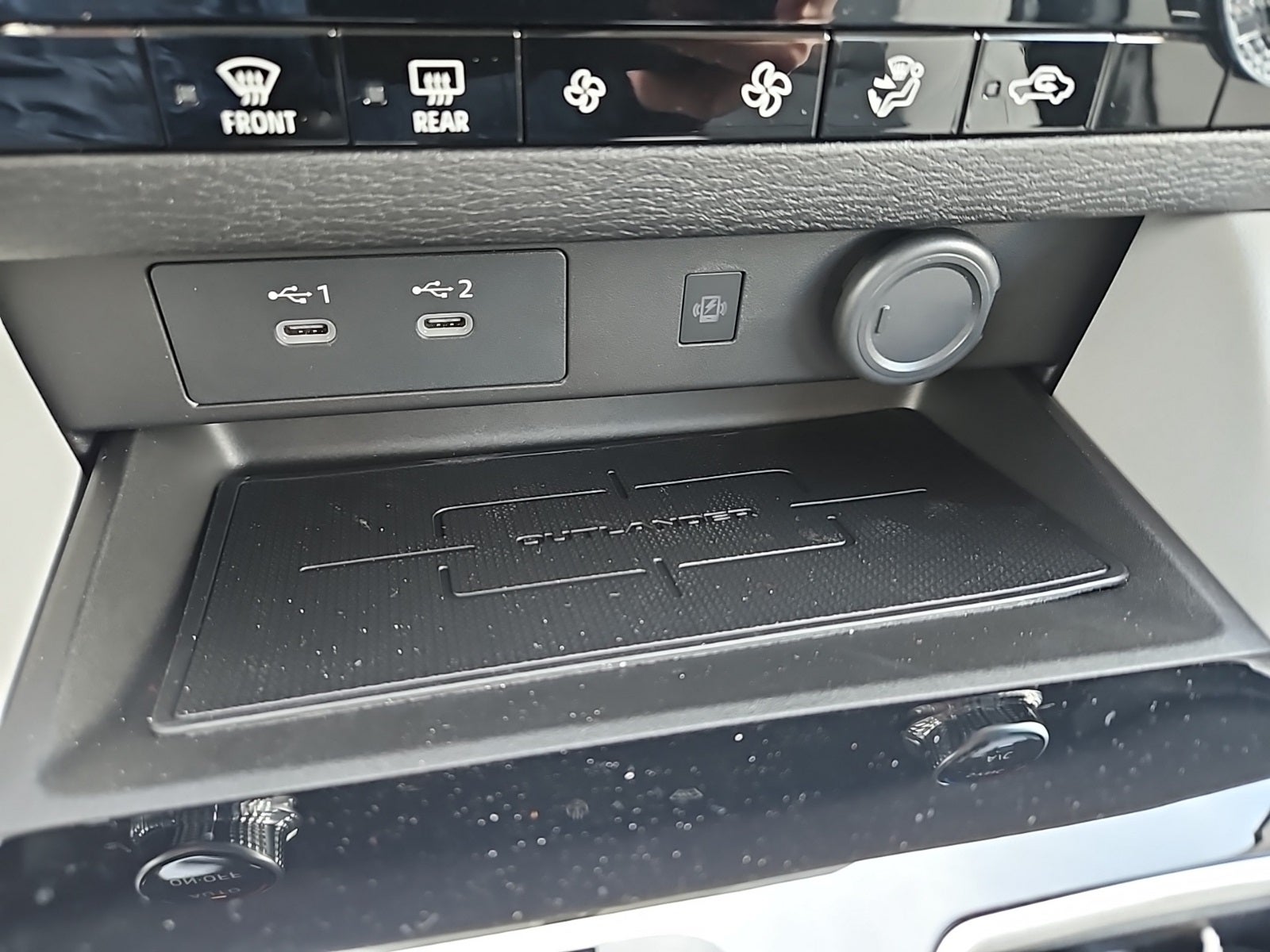 2026 Mitsubishi Outlander SE