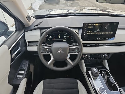 2026 Mitsubishi Outlander SE