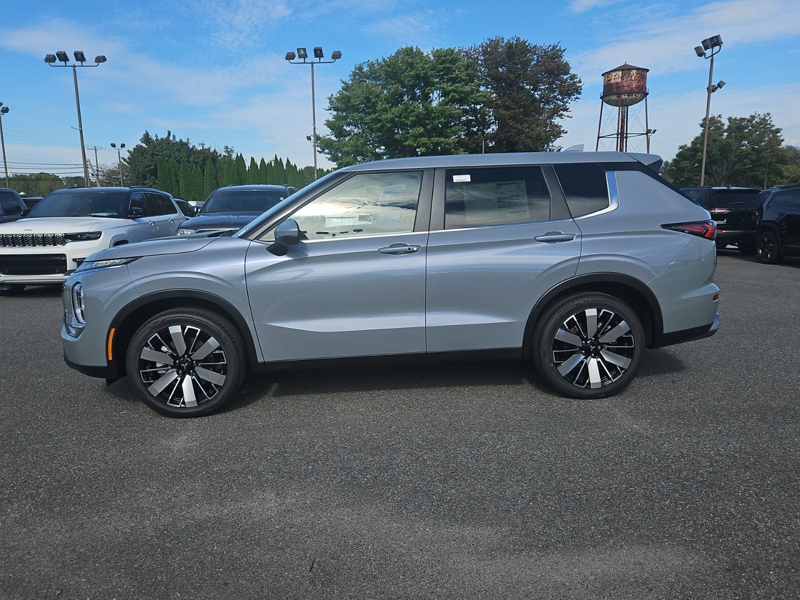 2026 Mitsubishi Outlander SE