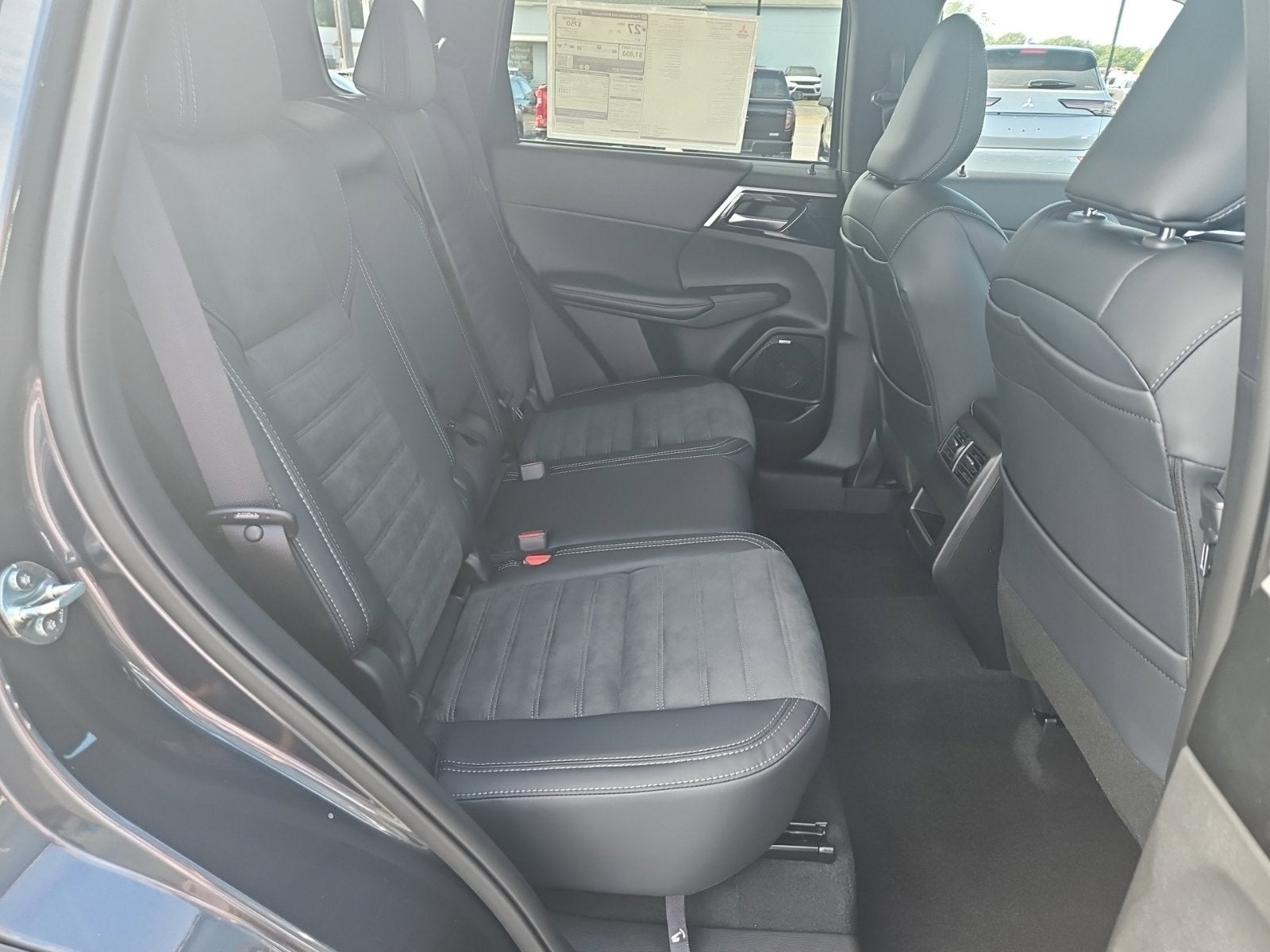 2026 Mitsubishi Outlander SE