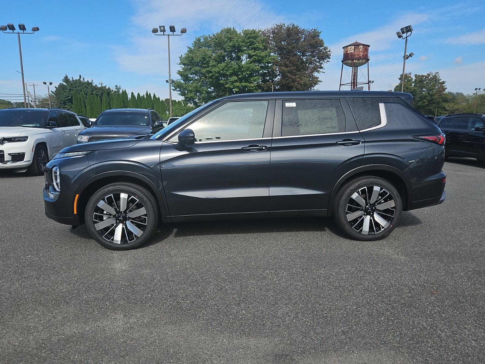 2026 Mitsubishi Outlander SE