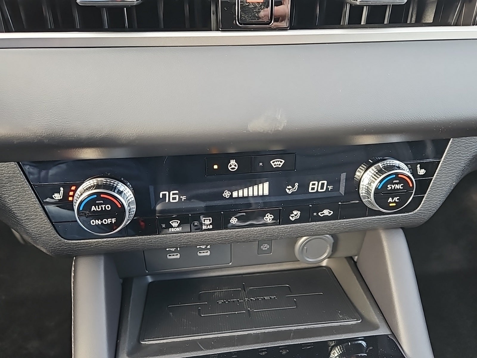 2026 Mitsubishi Outlander SE