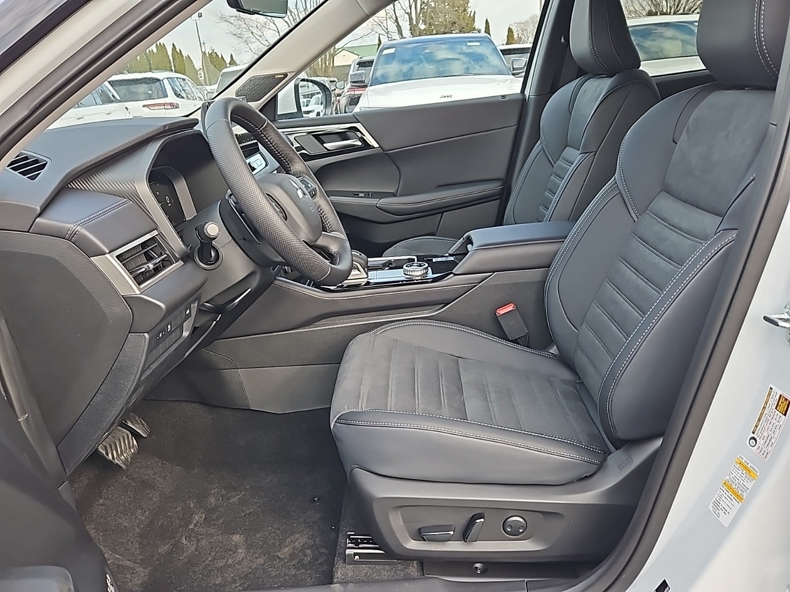 2026 Mitsubishi Outlander SE